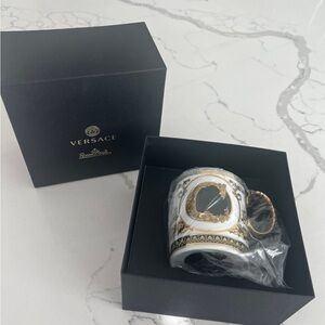 VERSACE Virtus Alphabet Letter C Mug